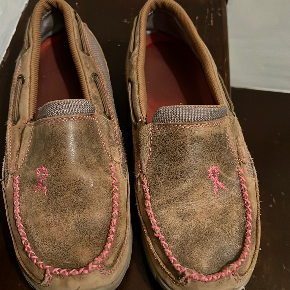 Women’s size 11 Twisted X shoes